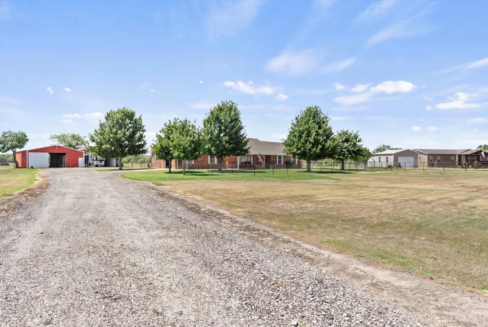 763 County Road 3505 Quinlan, TX 75474