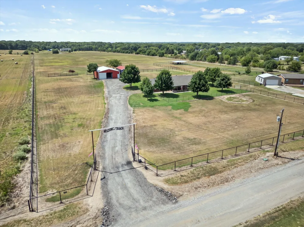 763 County Road 3505 Quinlan, TX 75474
