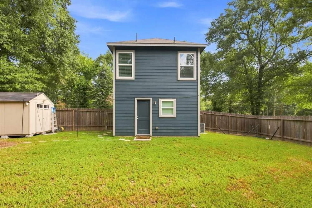 15081 Travis Lane Willis, TX 77378