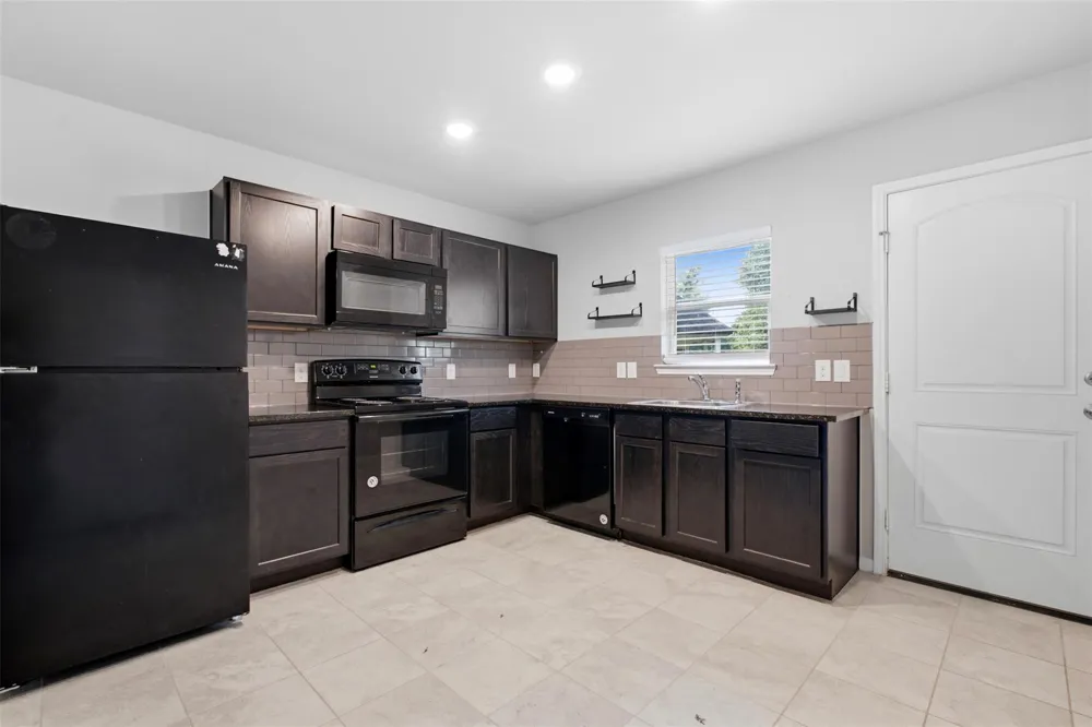15081 Travis Lane Willis, TX 77378