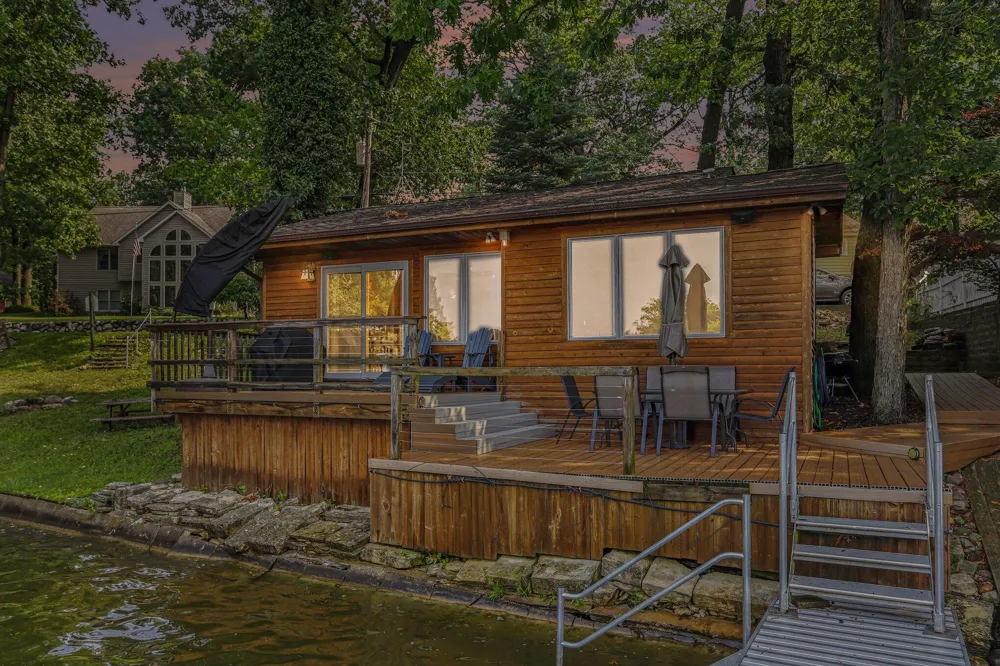 34149 Hillside Drive Paw Paw, MI 49079