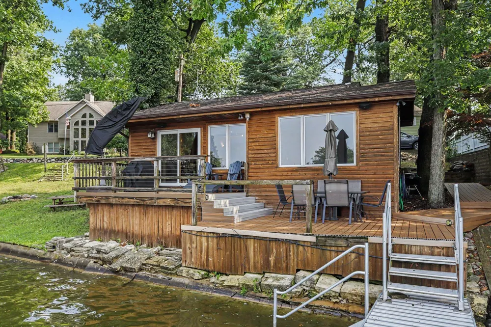 34149 Hillside Drive Paw Paw, MI 49079