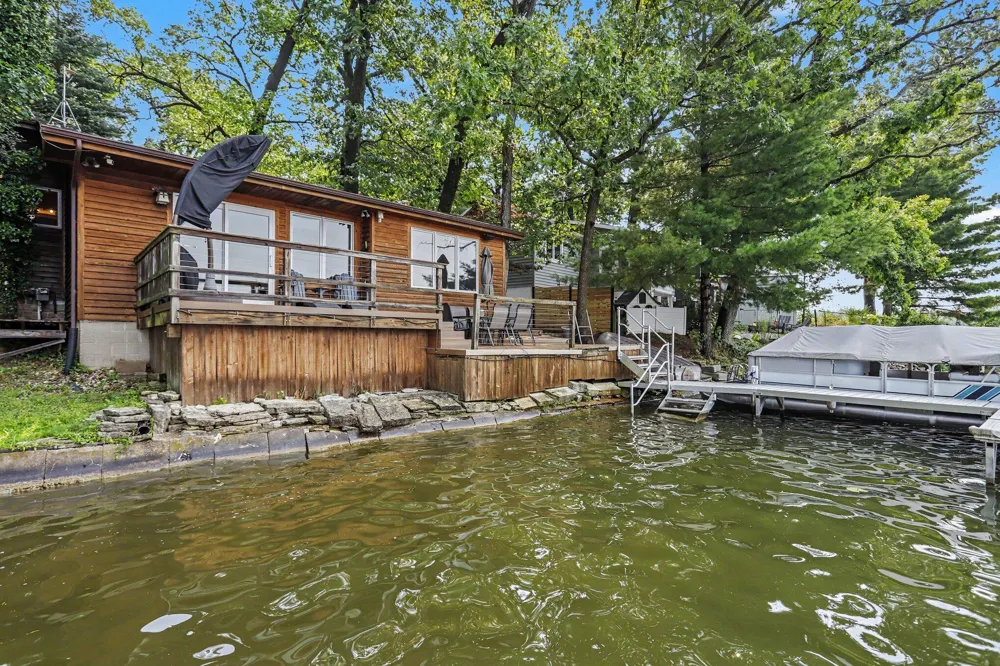 34149 Hillside Drive Paw Paw, MI 49079