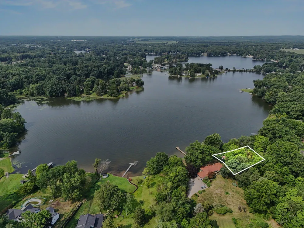 34149 Hillside Drive Paw Paw, MI 49079