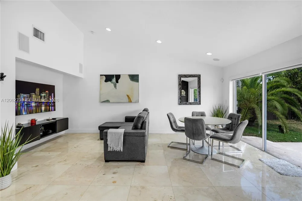 12231 SW 103rd Ter Miami, FL 33186