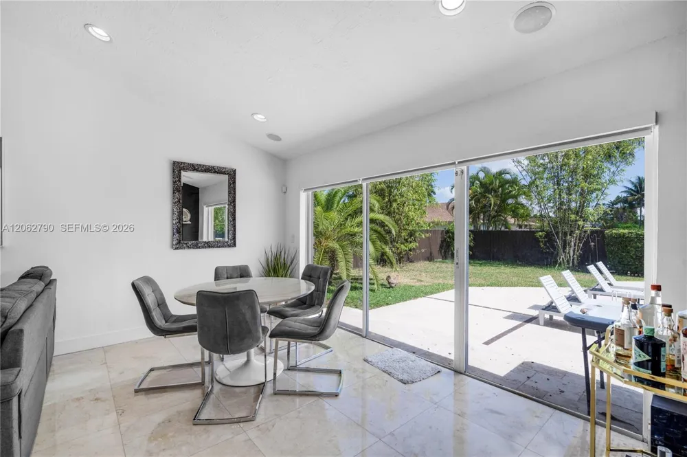 12231 SW 103rd Ter Miami, FL 33186
