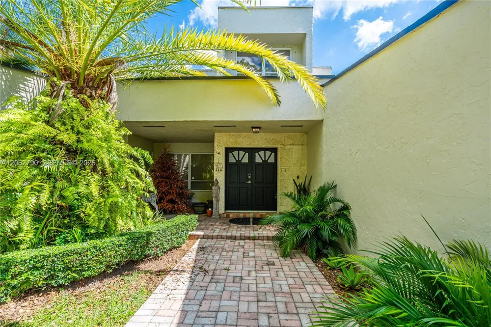 12231 SW 103rd Ter Miami, FL 33186