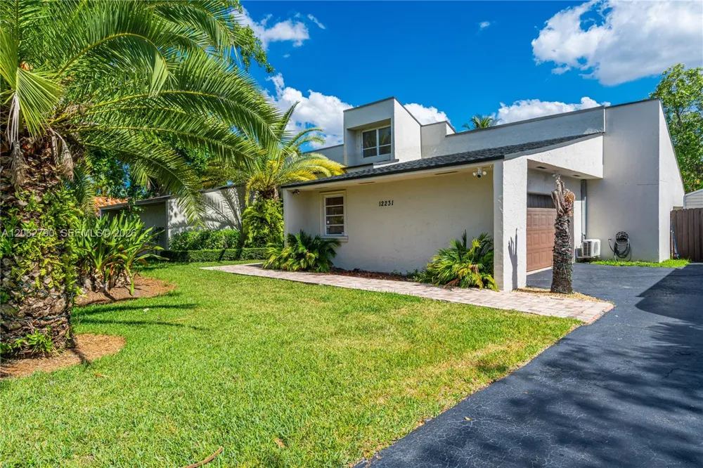 12231 SW 103rd Ter Miami, FL 33186