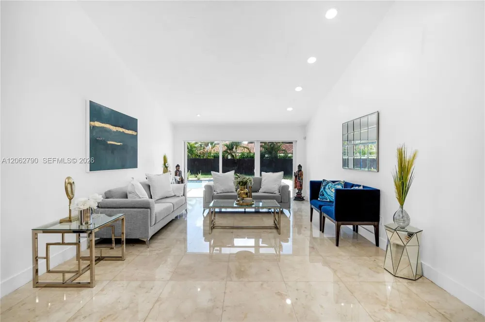 12231 SW 103rd Ter Miami, FL 33186