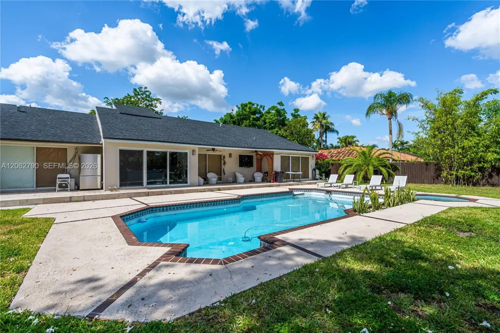 12231 SW 103rd Ter Miami, FL 33186