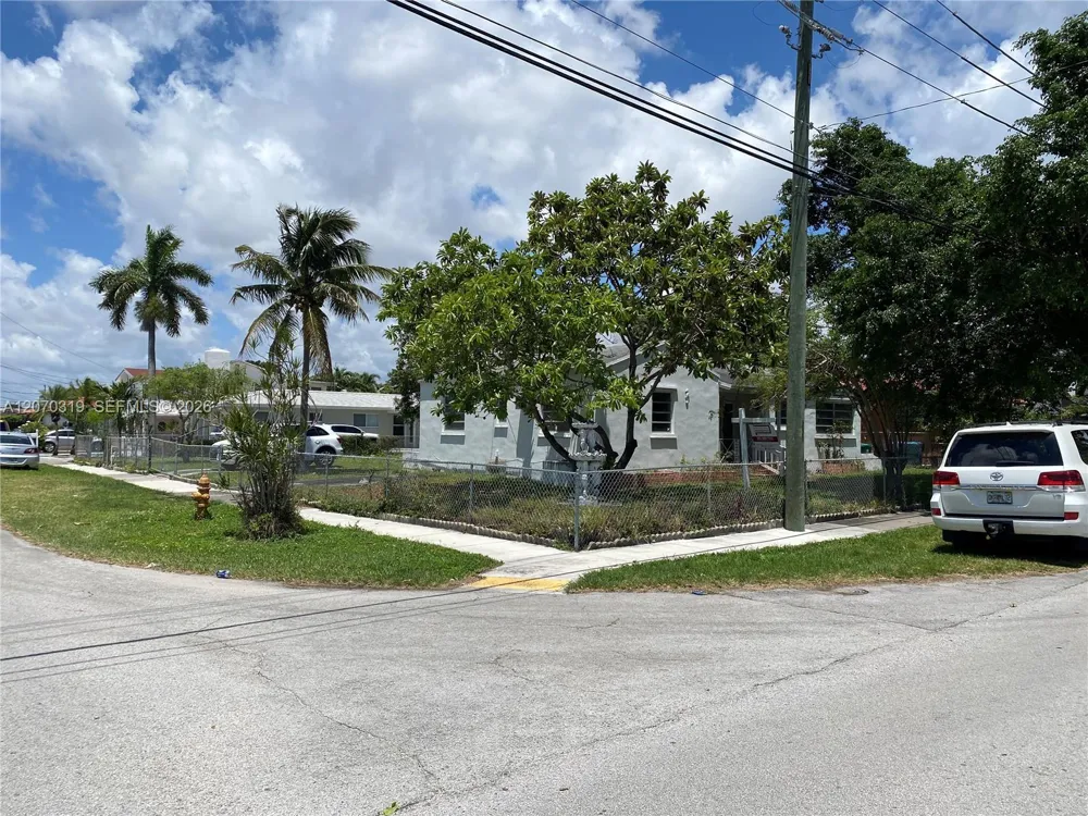 350 SW 34th Ave #- Miami, FL 33135