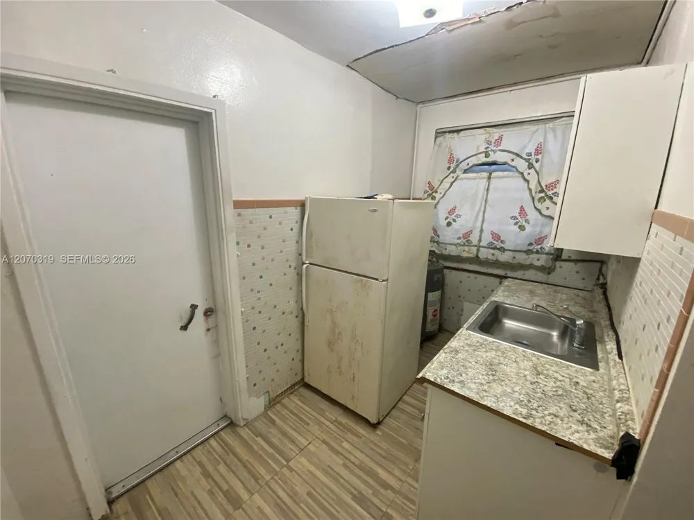 350 SW 34th Ave #- Miami, FL 33135