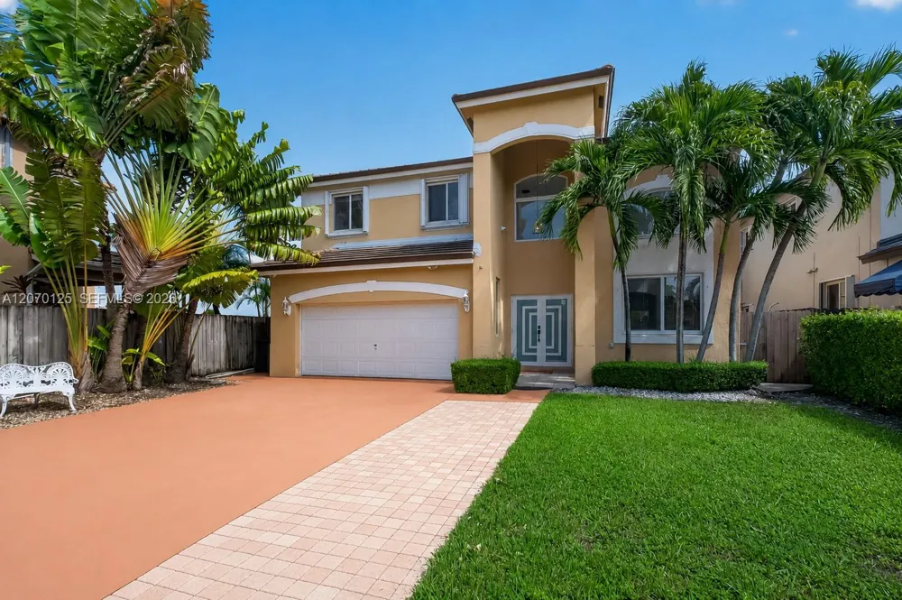 15809 SW 65th Ter Miami, FL 33193