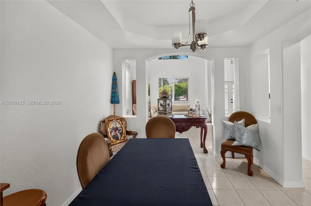 15809 SW 65th Ter Miami, FL 33193