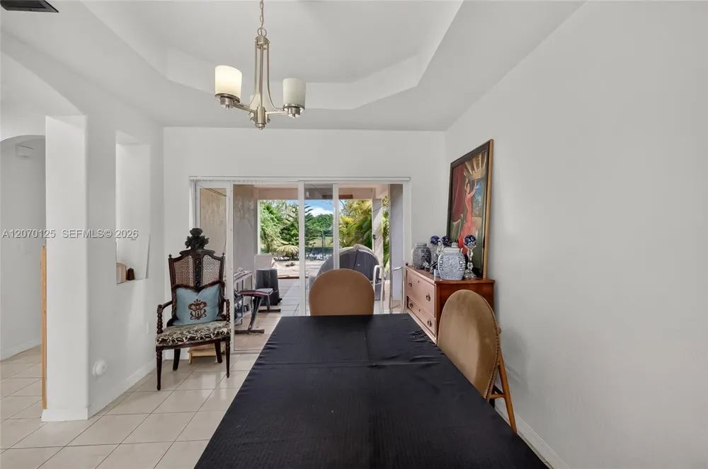 15809 SW 65th Ter Miami, FL 33193