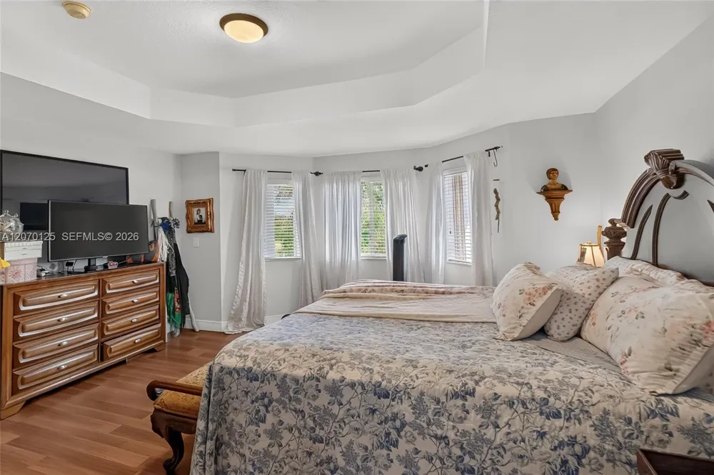 15809 SW 65th Ter Miami, FL 33193