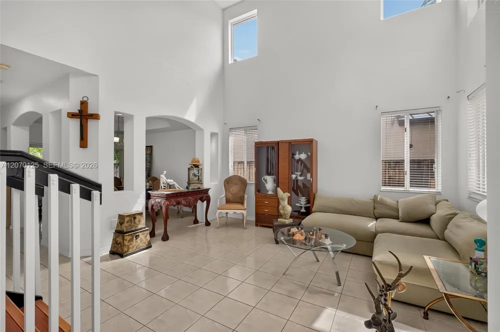 15809 SW 65th Ter Miami, FL 33193