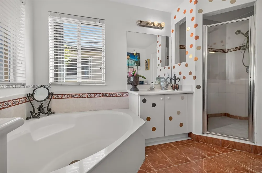 15809 SW 65th Ter Miami, FL 33193