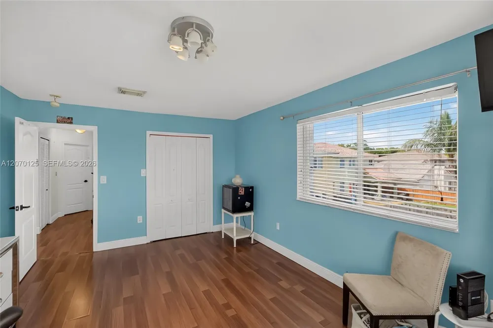 15809 SW 65th Ter Miami, FL 33193