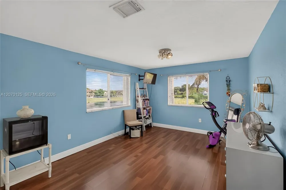 15809 SW 65th Ter Miami, FL 33193