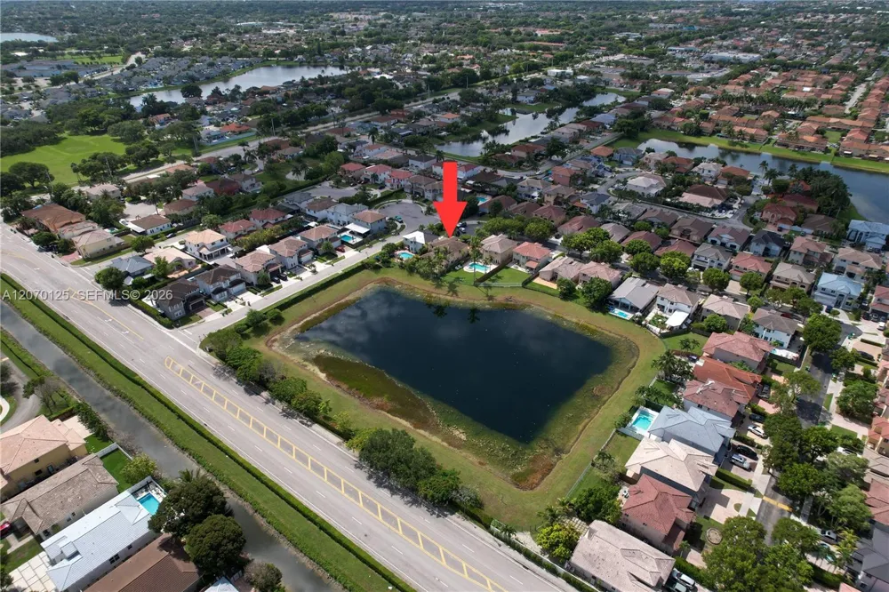 15809 SW 65th Ter Miami, FL 33193