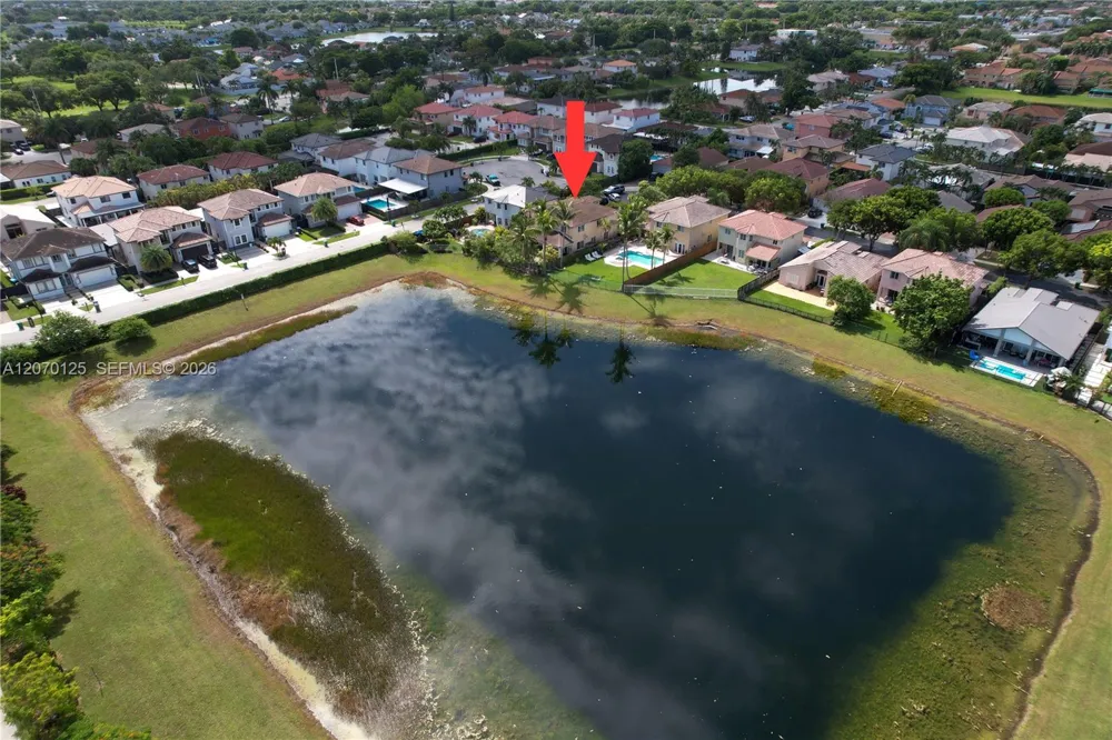 15809 SW 65th Ter Miami, FL 33193