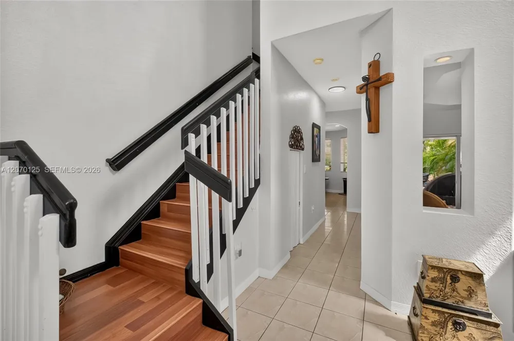 15809 SW 65th Ter Miami, FL 33193