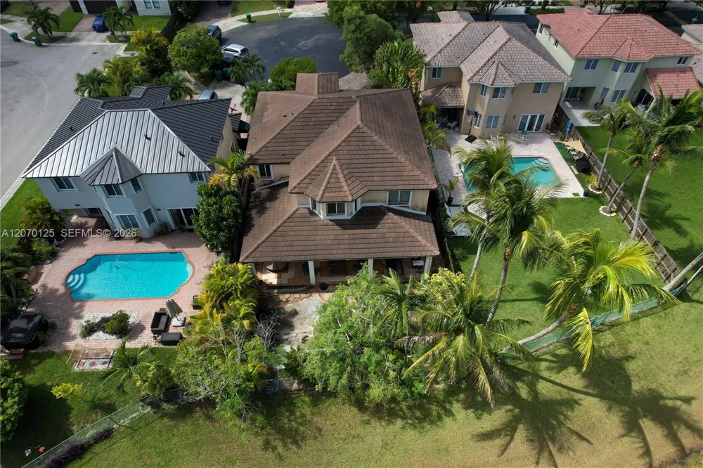 15809 SW 65th Ter Miami, FL 33193