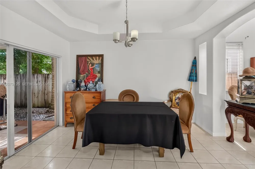 15809 SW 65th Ter Miami, FL 33193
