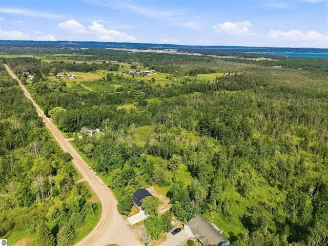1713 Vanderlip Road Traverse City, MI 49686
