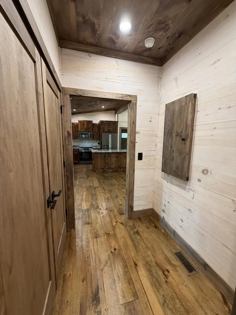 319 Wolf Creek Trail Mineral Bluff, GA 30559