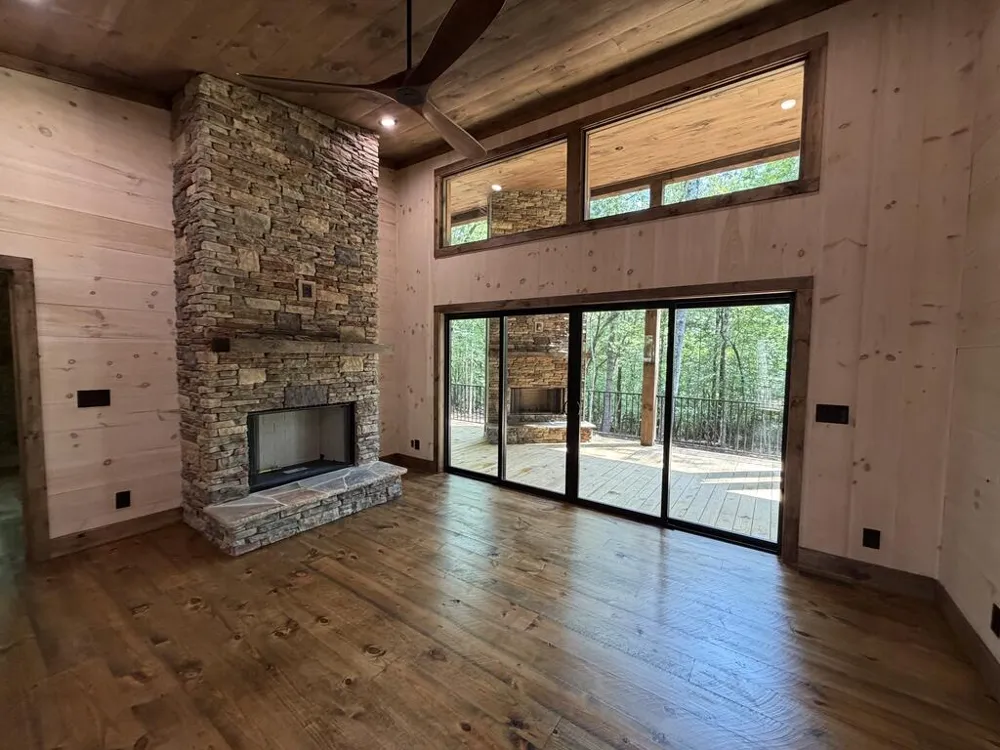 319 Wolf Creek Trail Mineral Bluff, GA 30559