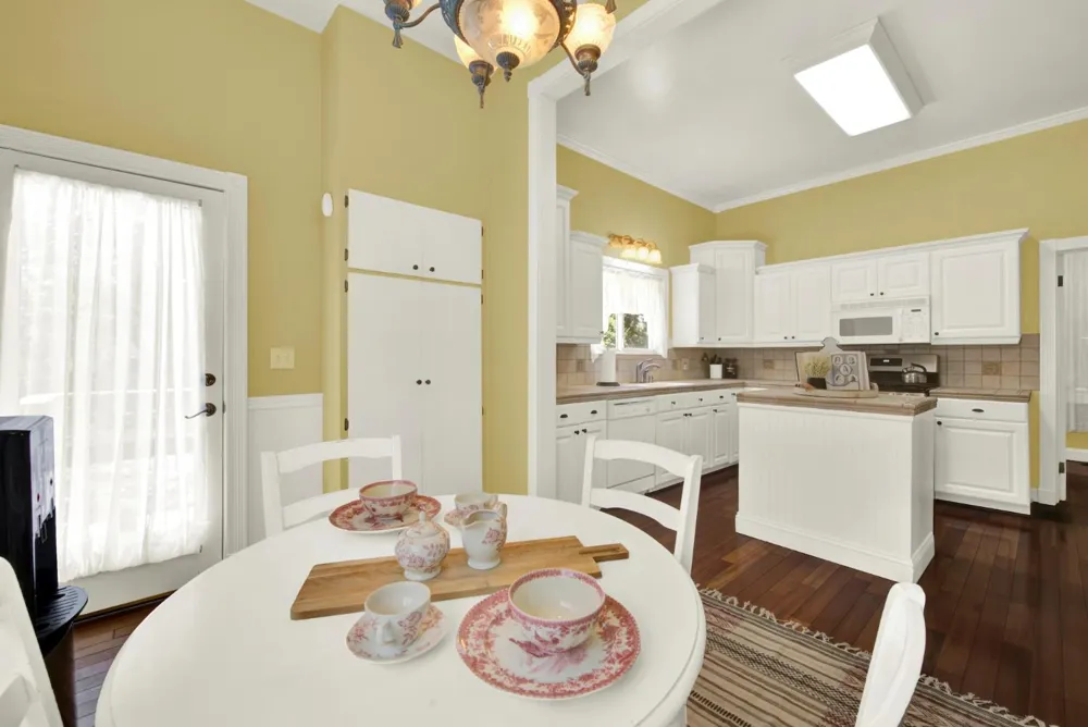 58 2nd Woodland, CA 95695