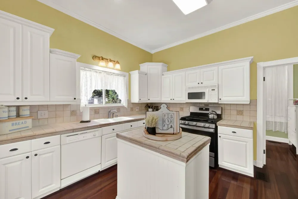 58 2nd Woodland, CA 95695