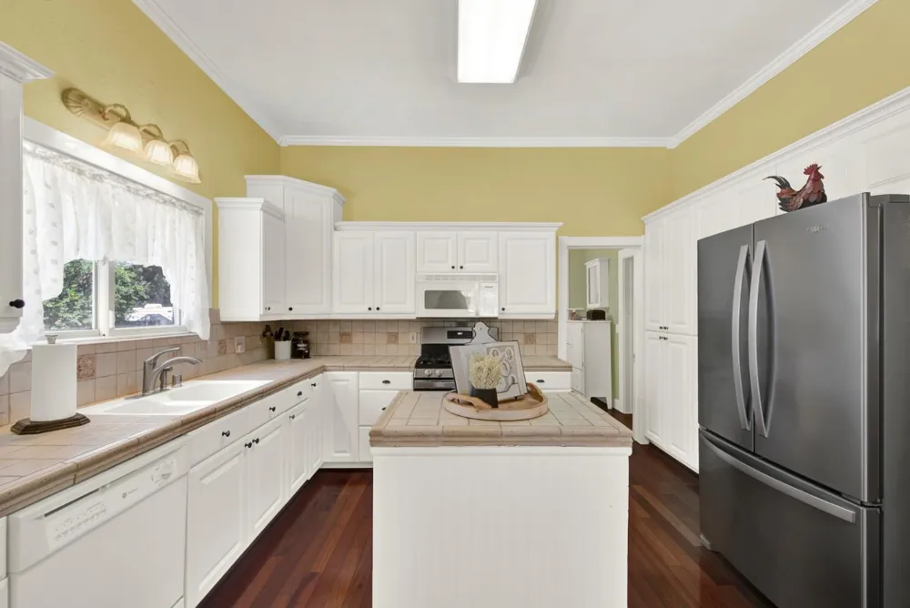 58 2nd Woodland, CA 95695