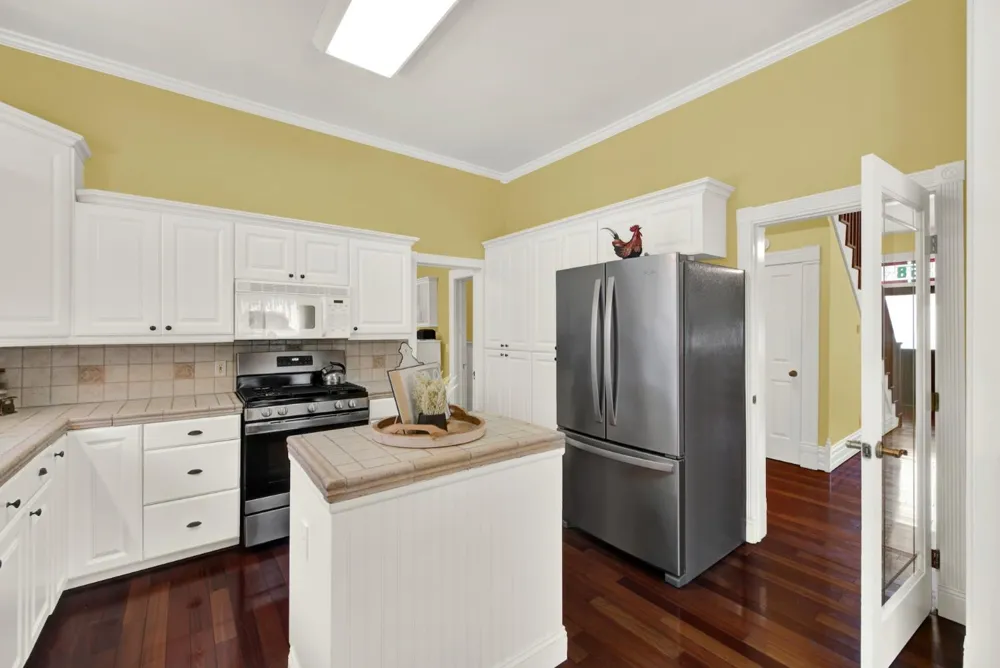 58 2nd Woodland, CA 95695