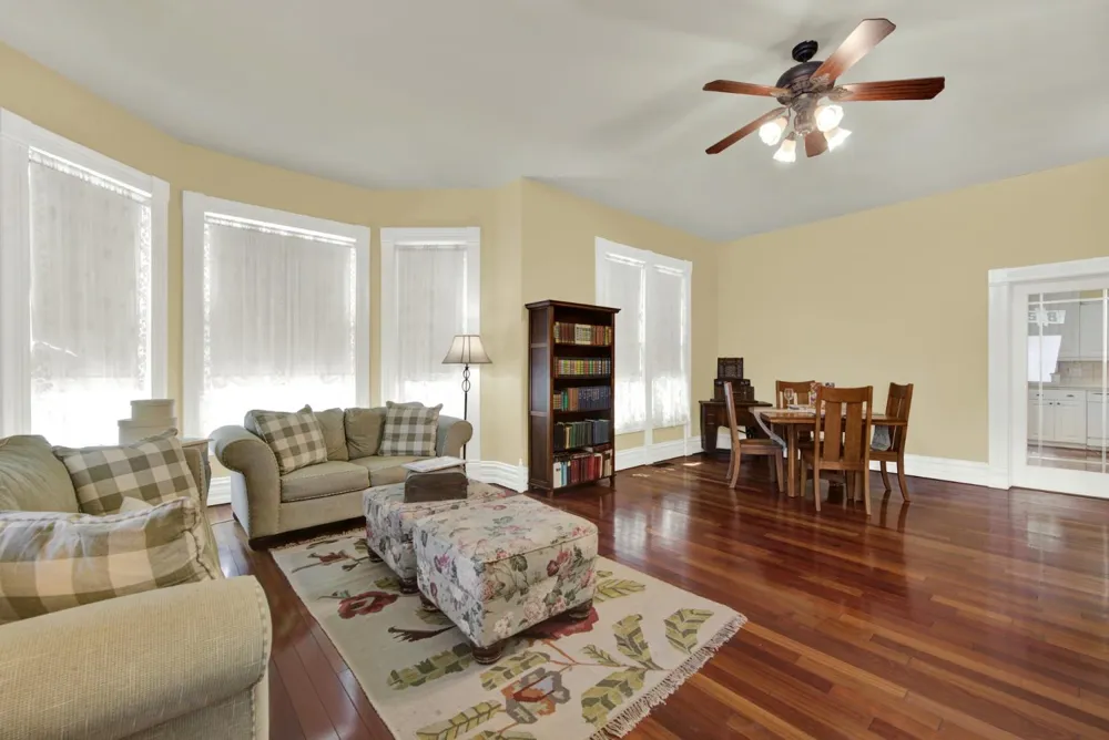 58 2nd Woodland, CA 95695