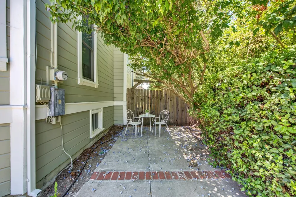 58 2nd Woodland, CA 95695
