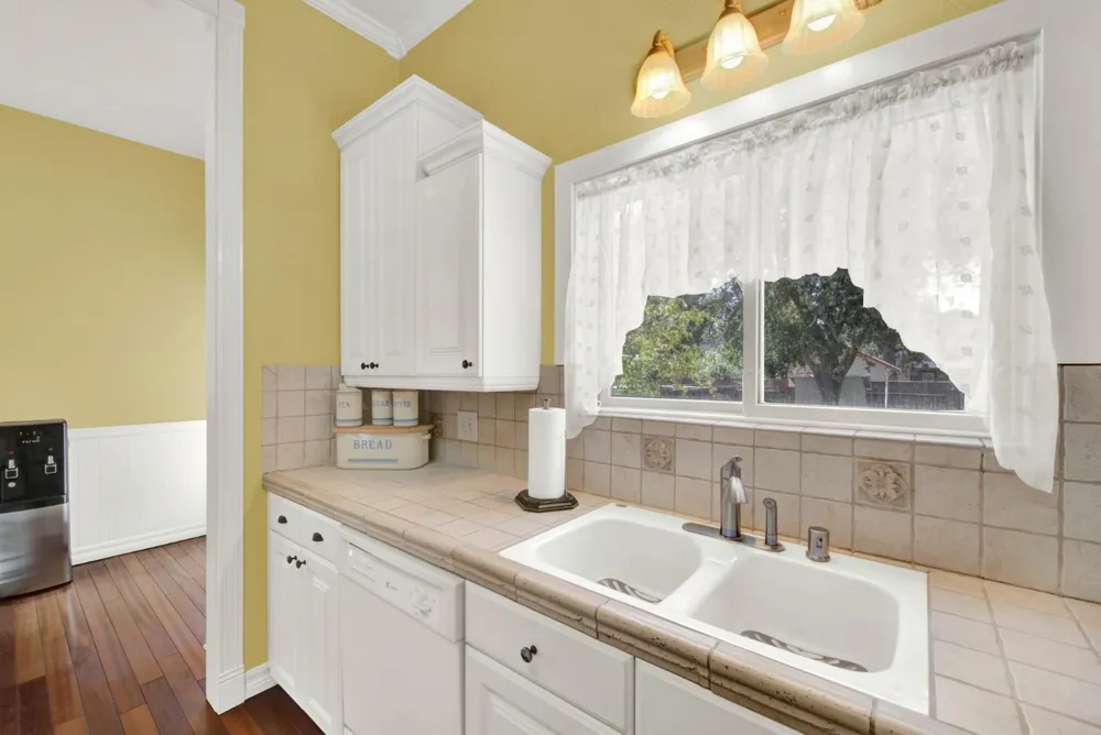 58 2nd Woodland, CA 95695