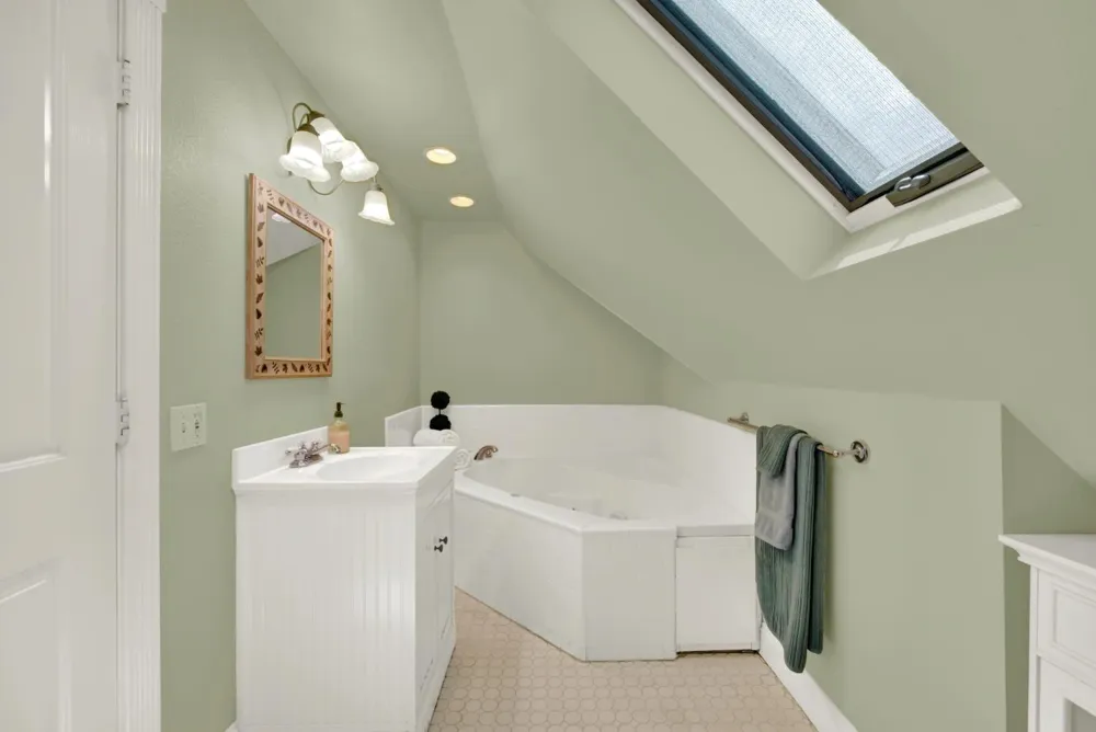 58 2nd Woodland, CA 95695
