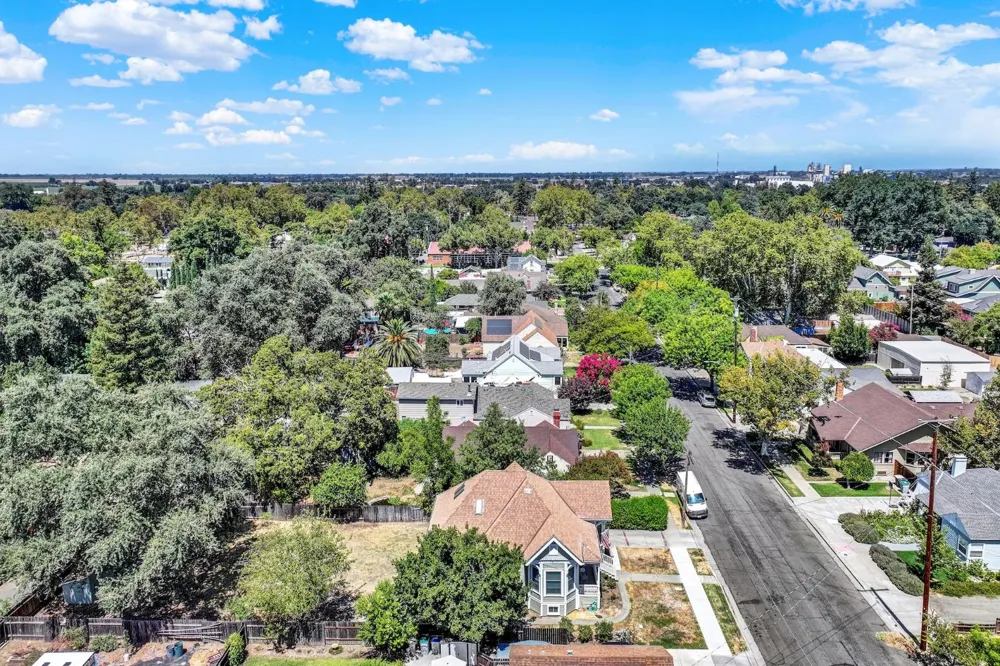 58 2nd Woodland, CA 95695