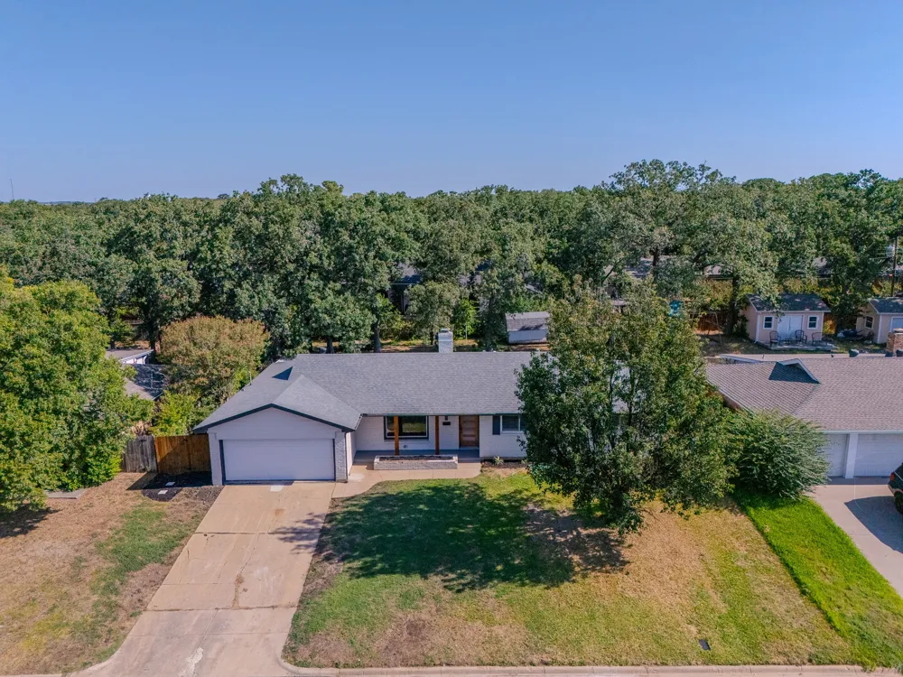 532 Plainview Drive Hurst, TX 76054