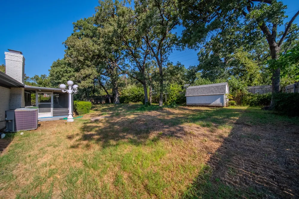 532 Plainview Drive Hurst, TX 76054