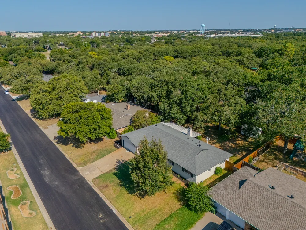 532 Plainview Drive Hurst, TX 76054
