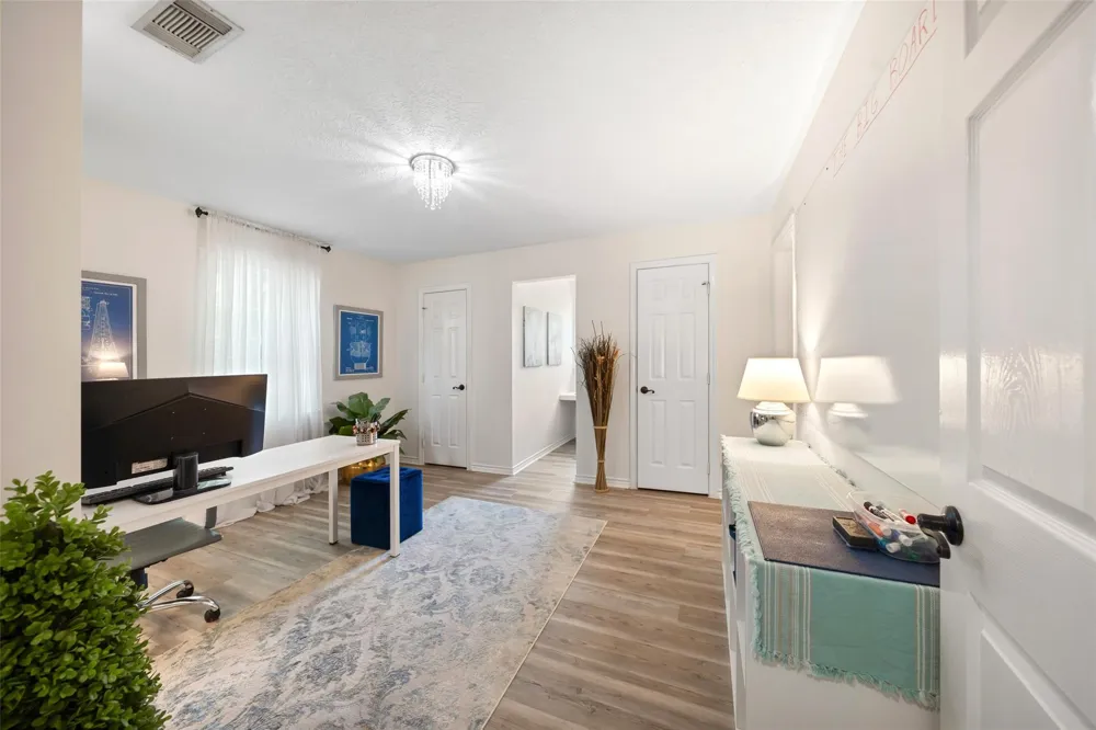 403 Westbrook Street Pinehurst, TX 77362