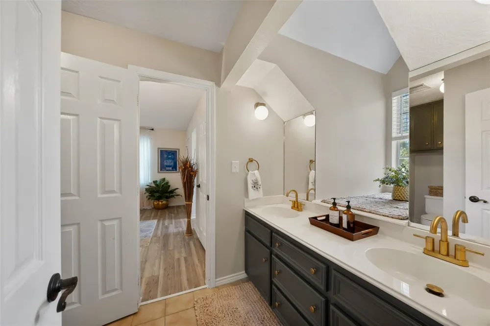 403 Westbrook Street Pinehurst, TX 77362