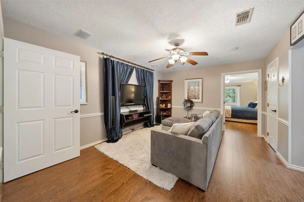 403 Westbrook Street Pinehurst, TX 77362
