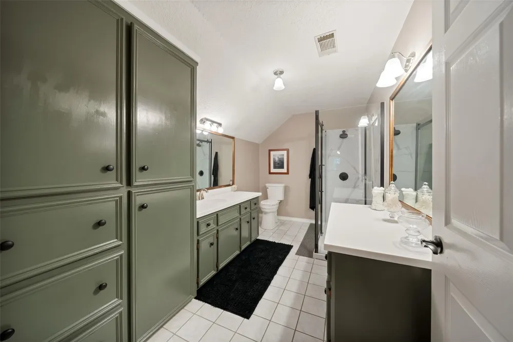 403 Westbrook Street Pinehurst, TX 77362