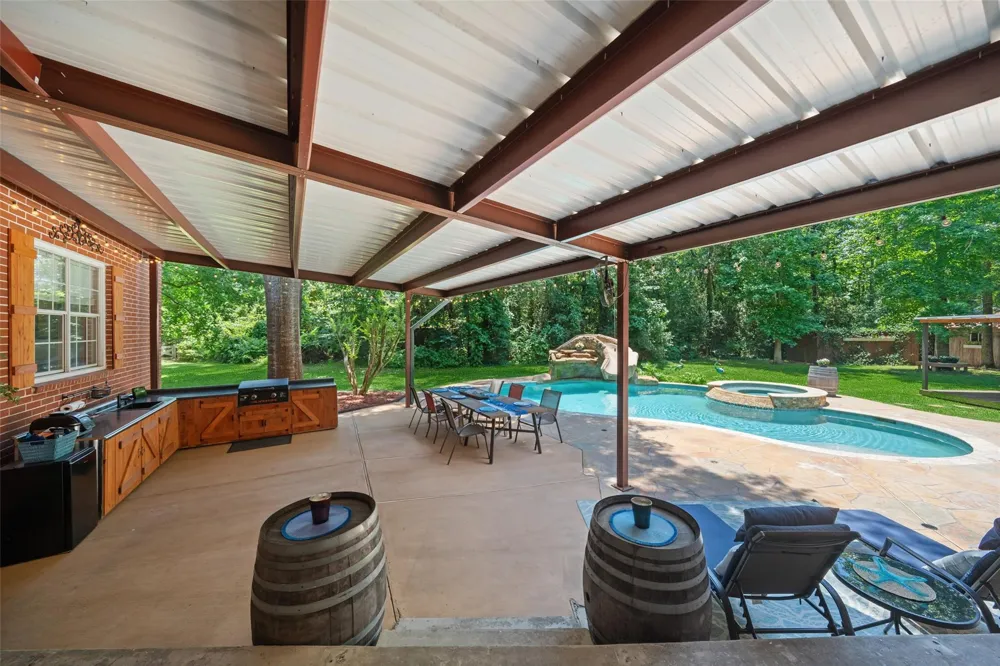 403 Westbrook Street Pinehurst, TX 77362