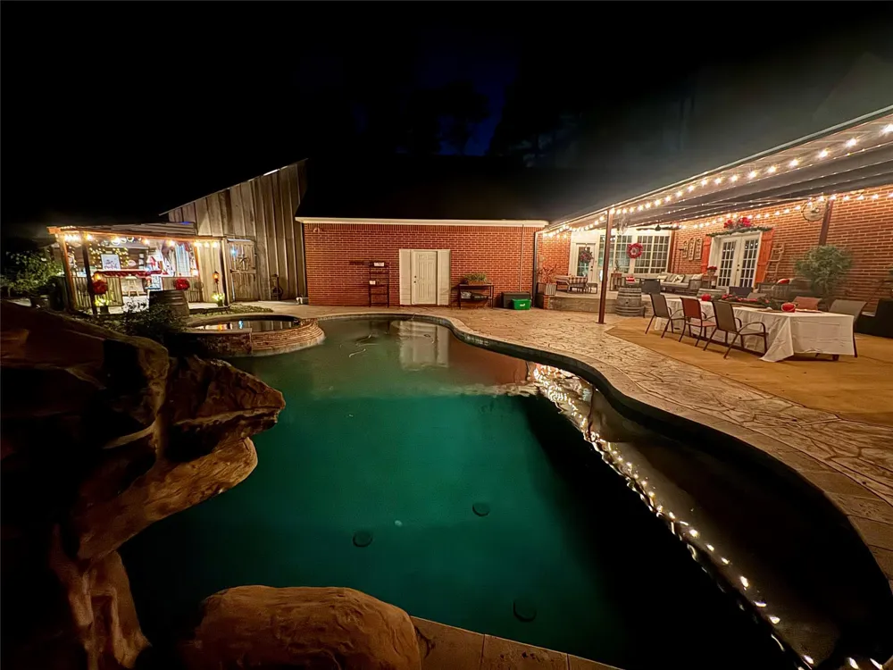403 Westbrook Street Pinehurst, TX 77362